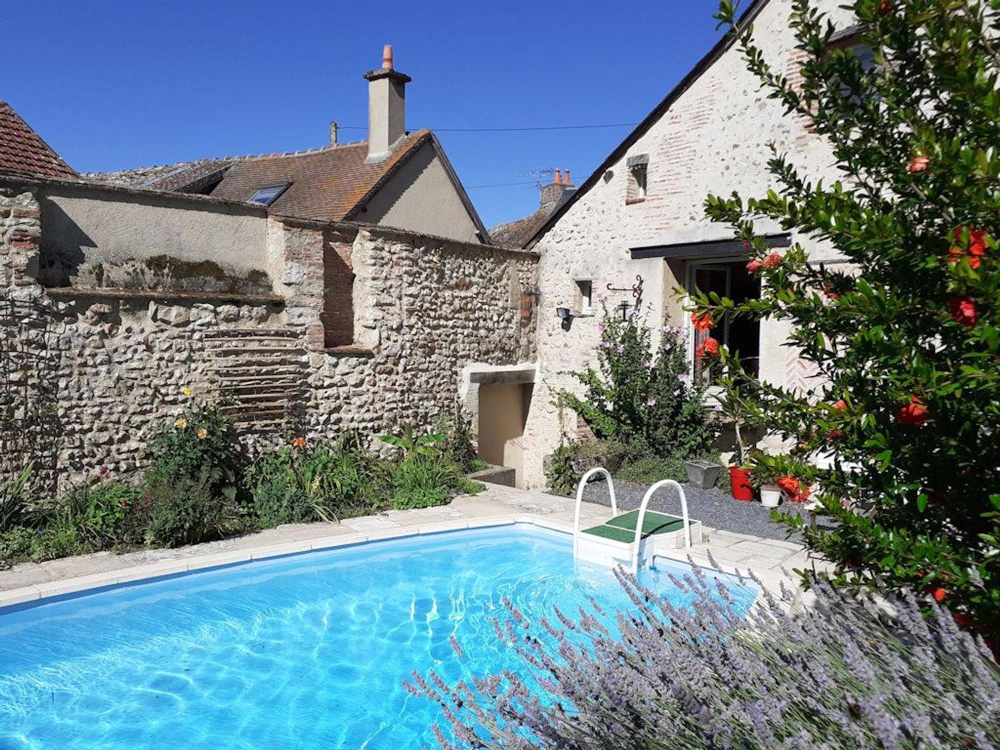 Chambre Double Avec Piscine Et Table D'Hotes Pres De La Loire - Fr-1-590-466 Bed & Breakfast Ousson-sur-Loire Exterior photo